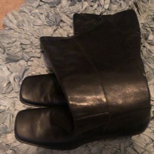 Square toe boots! Dress them up or down!